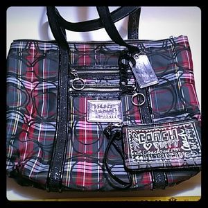 Coach Large Poppy Tartan Plaid tote w/ wristlet